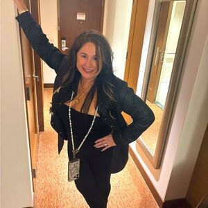 Meet your Posher, Rhonda